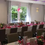 Brit Bernard 酒店 拉弗特伯纳德