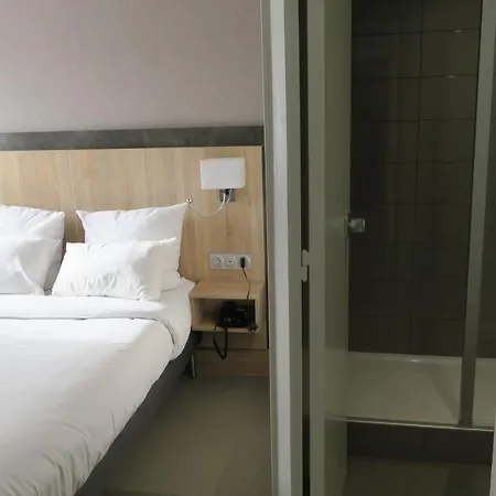 فندق Brit Bernard 3*