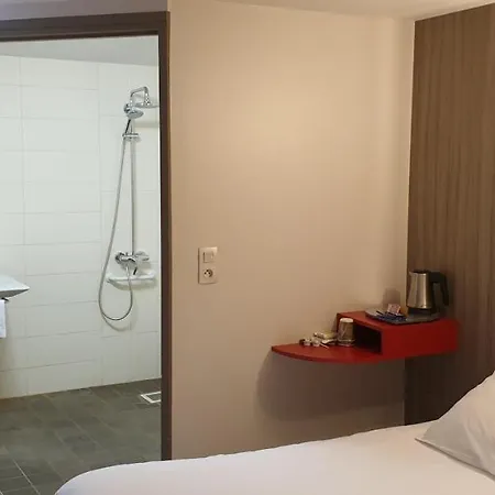 Brit Bernard Hotel