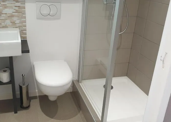 Brit Bernard 라페르트베르나르