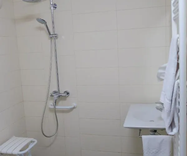 호텔 Brit Bernard 3*