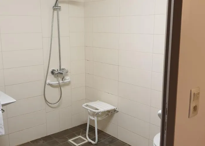 Brit Bernard 3* 라페르트베르나르