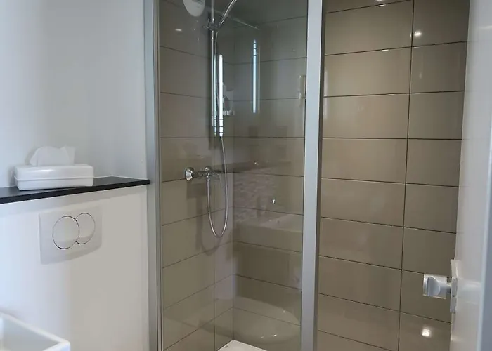 Brit Bernard 3* 라페르트베르나르